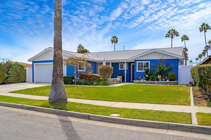 Belmeadow Community Homes For Sale In Huntington Beach, CA