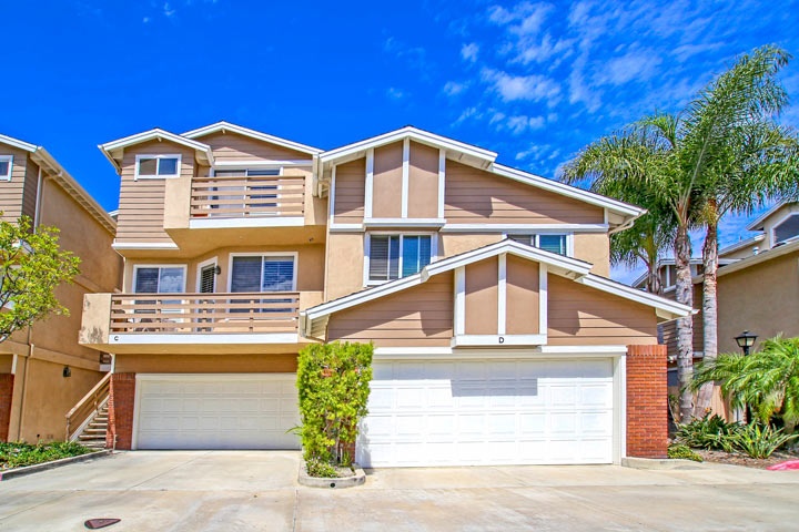 Holly Street Townhomes For Sale In Huntington Beach, CA