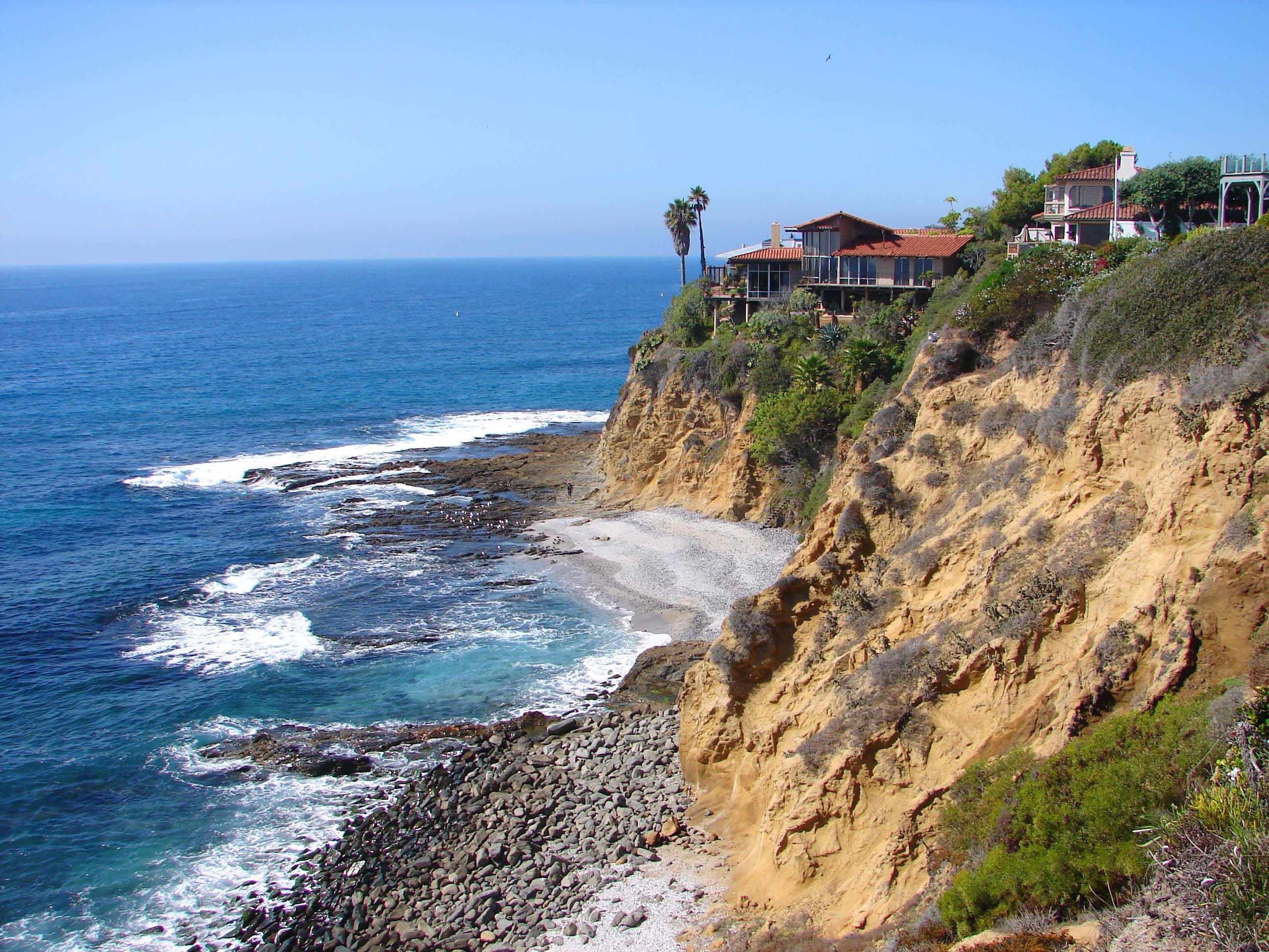 Information on Foreclosure, Bank Owned and Short Sale Properties in Laguna Beach, California.  One of the most expensive real estate in the country.
