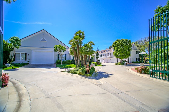 Santa Ana Heights Homes For Sale in Newport Beach, CA