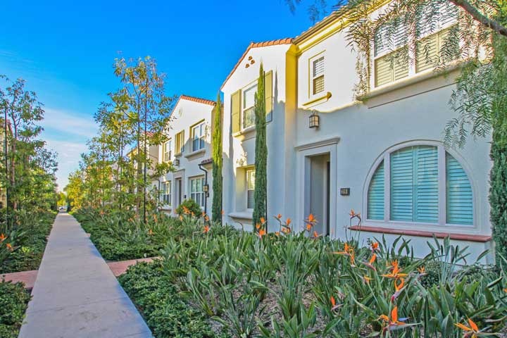 Santa Maria Stonegate Community Condos For Sale In Irvine, California