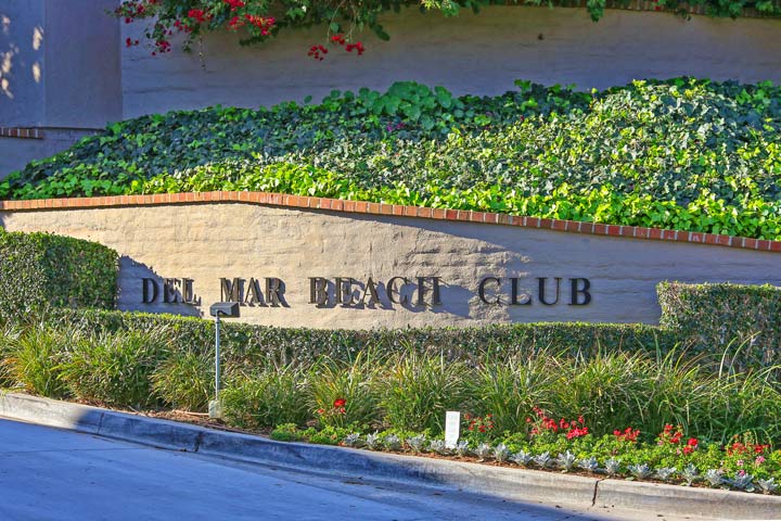Del Mar Beach Club Sign