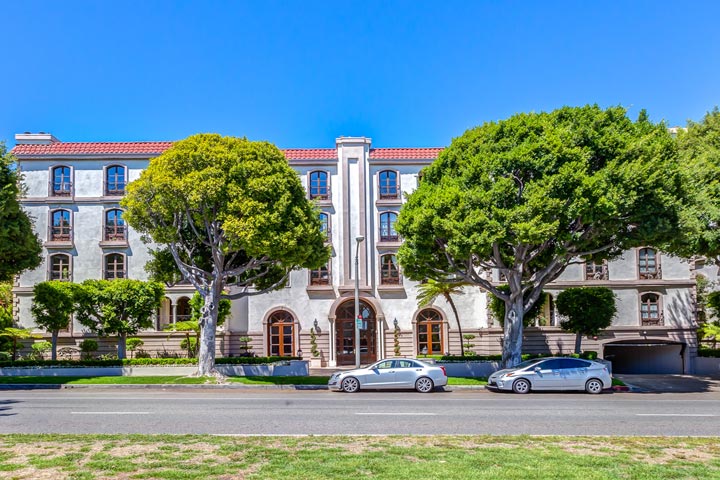 La Faubourg St. Germaine Condos For Sale At 9249 Burton Way in Beverly Hills, California