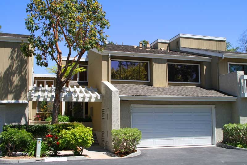 Village Creek Townhomes For Sale In Costa Mesa, CA