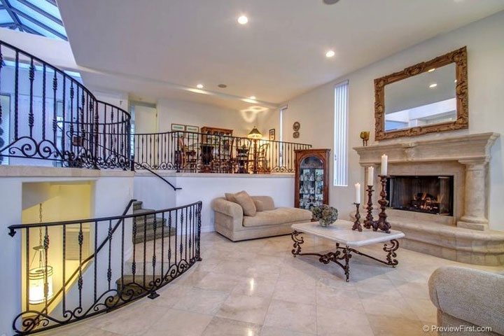 Muirlands La Jolla Home For Sale | 6106 Avenida Chamnez