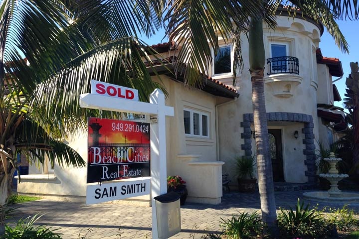 Cyprus Cove Home Sold at 220 Avenida Vista Del Oceano in San Clemente, California