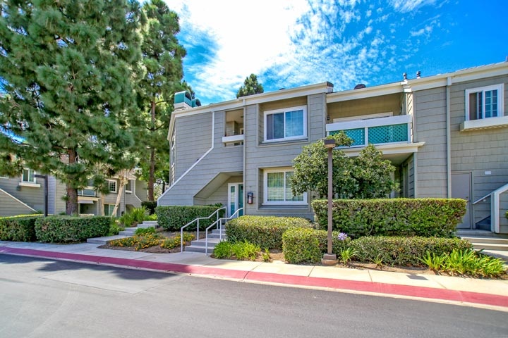 Pacific Ranch Villas Community Homes For Sale In Huntington Beach, CA