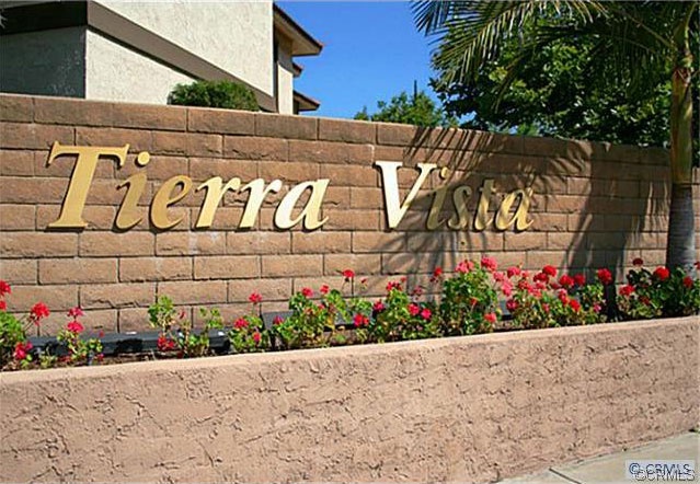 Tierra Vista Lake Forest Community in Southern California