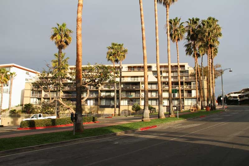 Villa Granada sits on a bluff overlooking the San Clemente Pier and Pacific Ocean.  Most Villa Granada condos and townhomes have great ocean views and some have spectacular San Clemente pier views.  These condos are located in a prime location to downtown San Clemente and the beach!