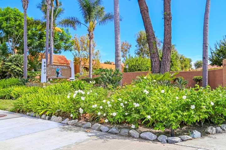 Villa Warner Community Condos For Sale In Huntington Beach, CA