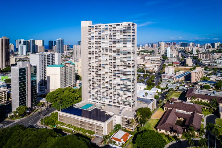Banyan Tree Plaza Honolulu Condos For Sale